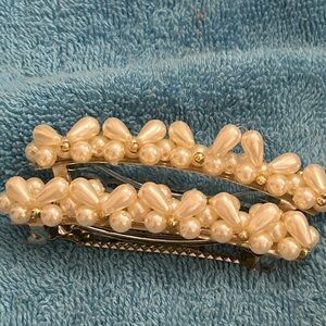 Vintage Hair Accessories. Beautiful faux pearl vintage barrettes (2)